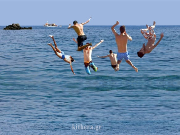 Βουτιές στην παραλία